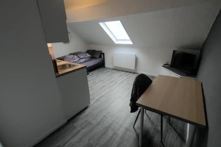 Studio "Sous Les Toits", Proche Hyper Centre Et Commerces ! Valenciennes Dış mekan fotoğraf